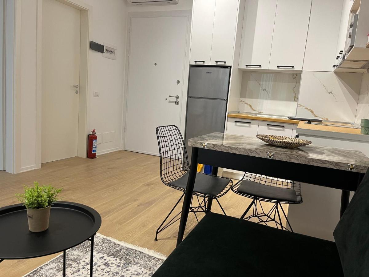 Comfy Nest Apartment- Free Parking Tirana Exterior photo
